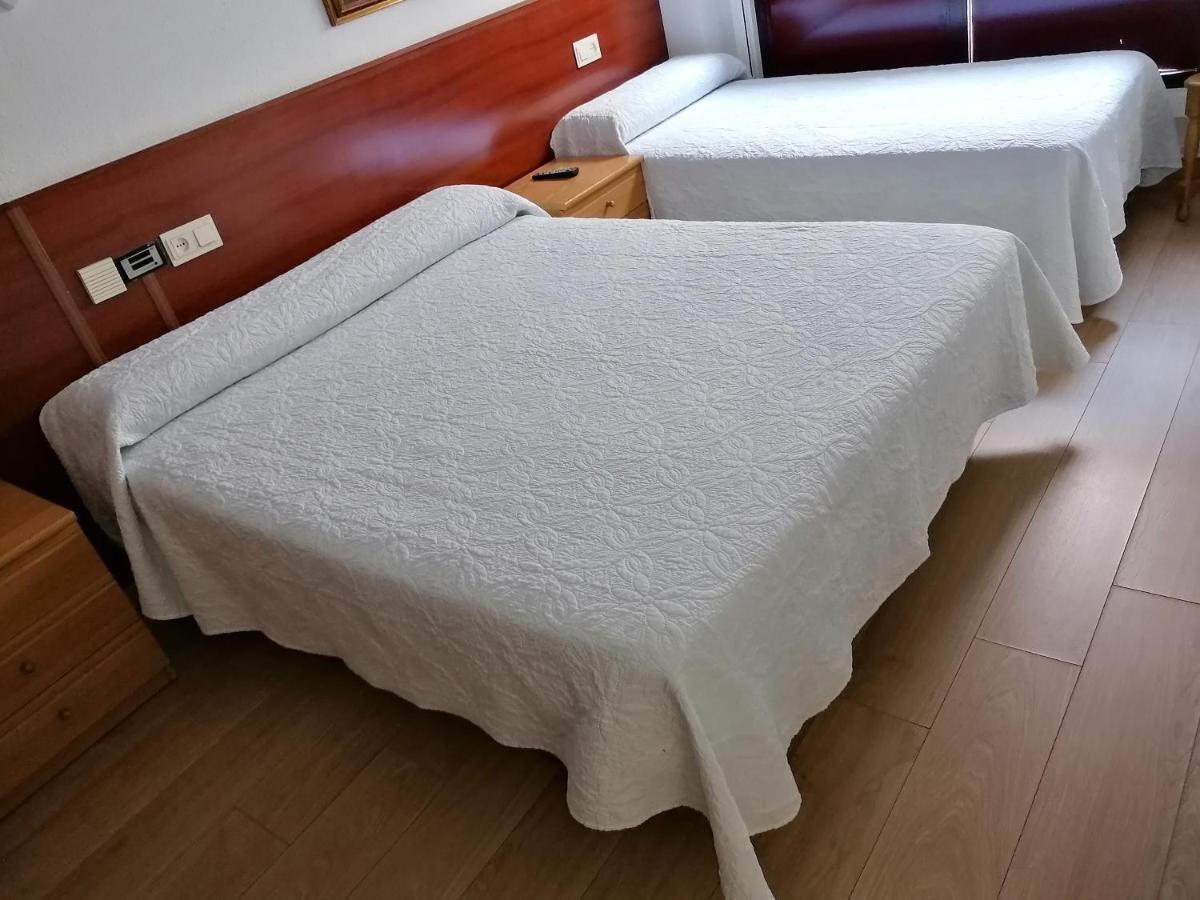 Hostal Adelia A Coruna Exterior photo